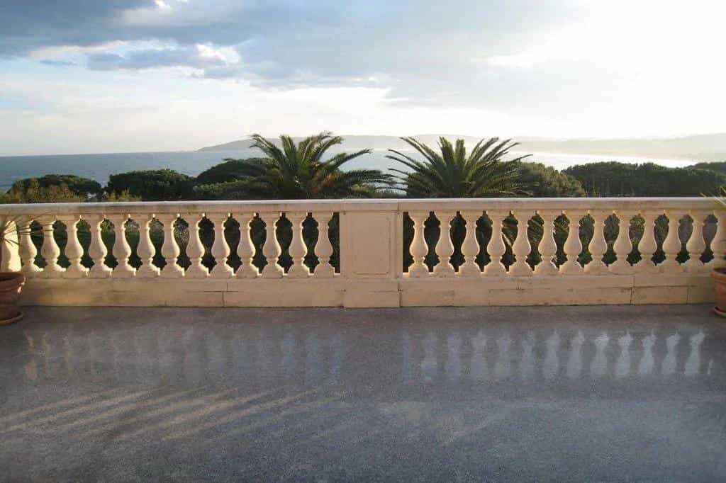 بيت في Ramatuelle, Provence-Alpes-Cote d'Azur 11760982