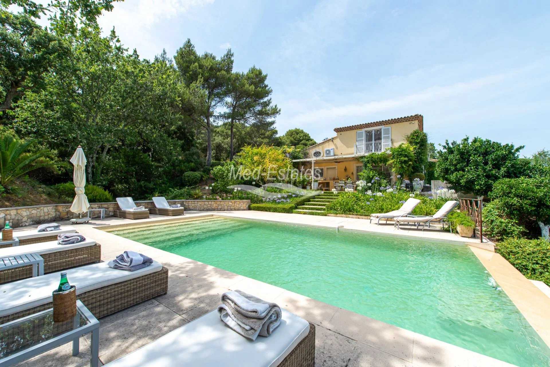 Rumah di Gassin, Provence-Alpes-Cote d'Azur 11760989