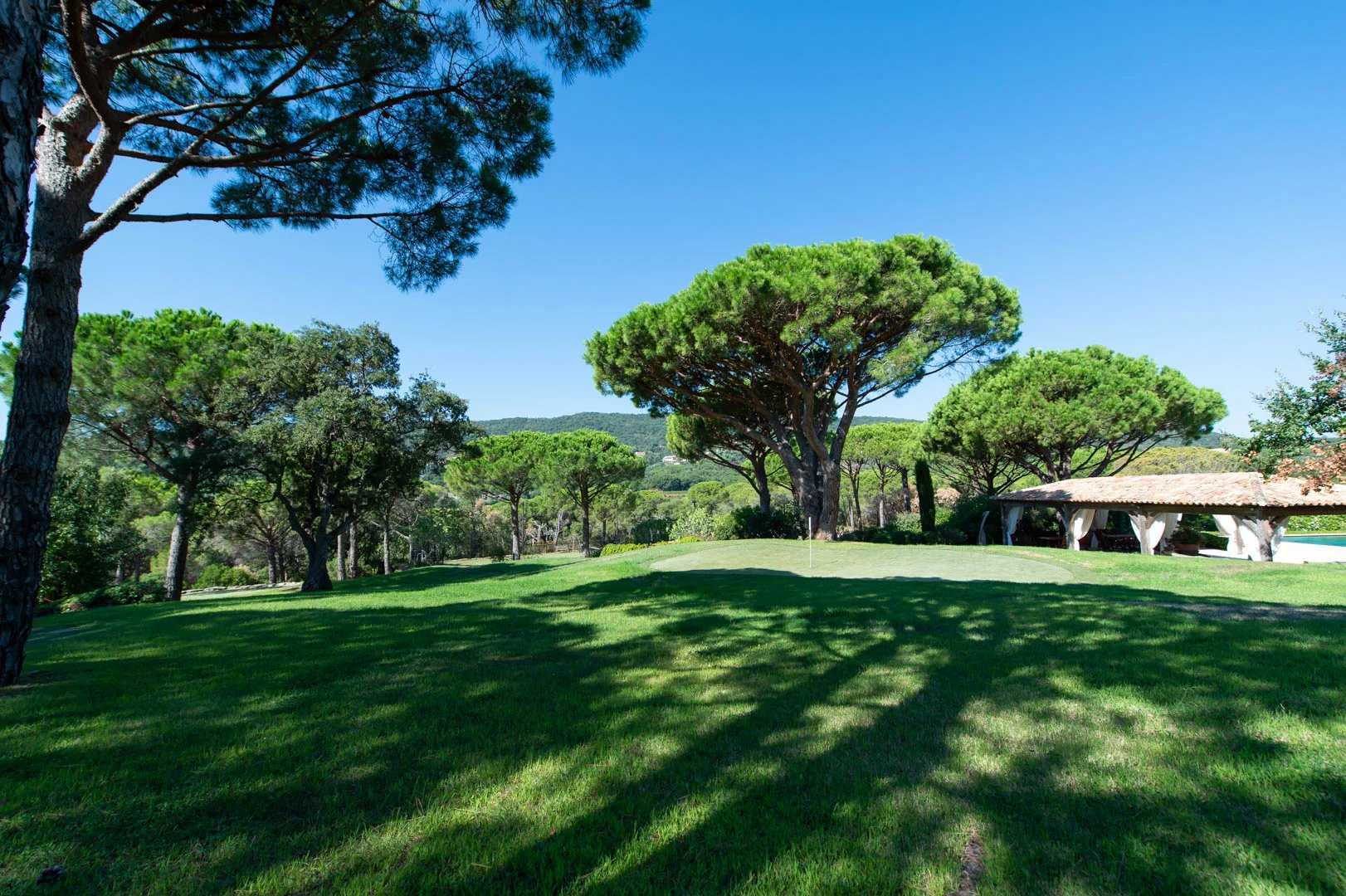 House in Cannes, Provence-Alpes-Cote d'Azur 11760991