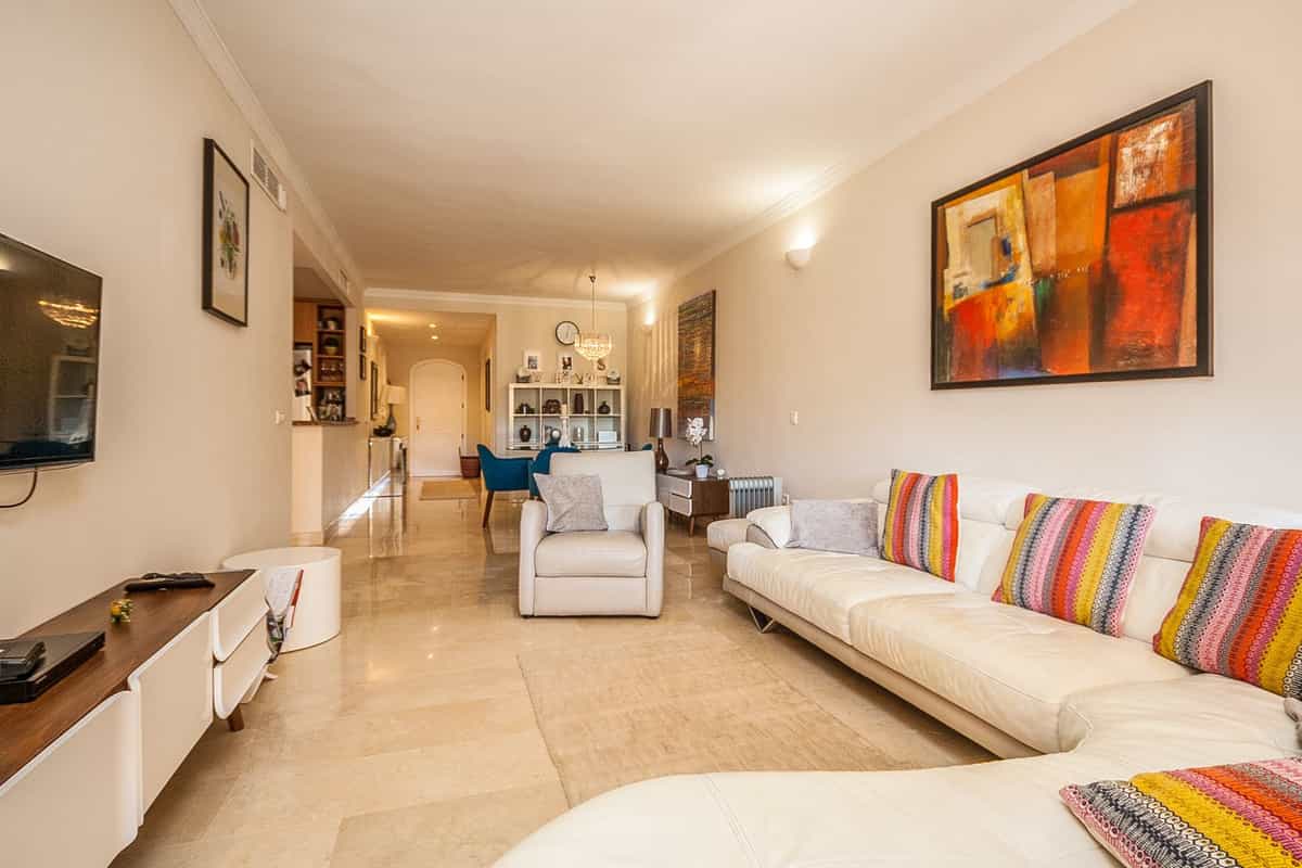 Condominium in Marbella, Andalusia 11762241