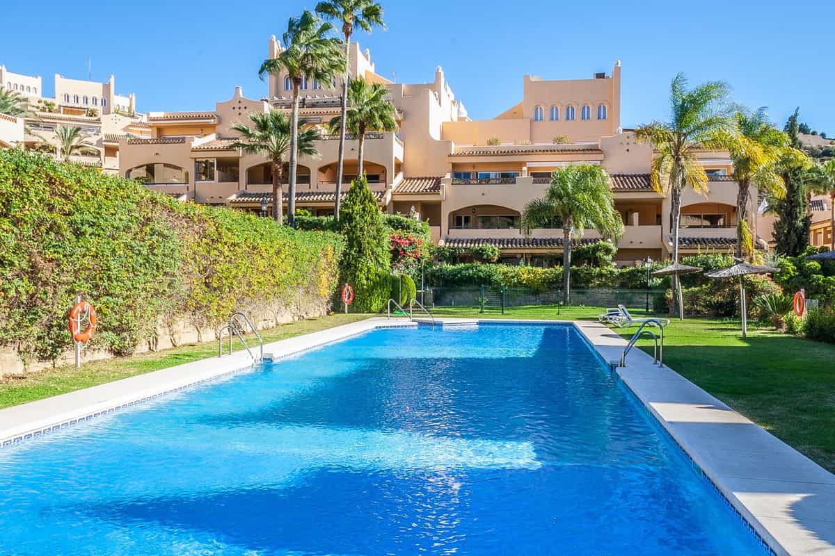 Condominium in Marbella, Andalusia 11762241