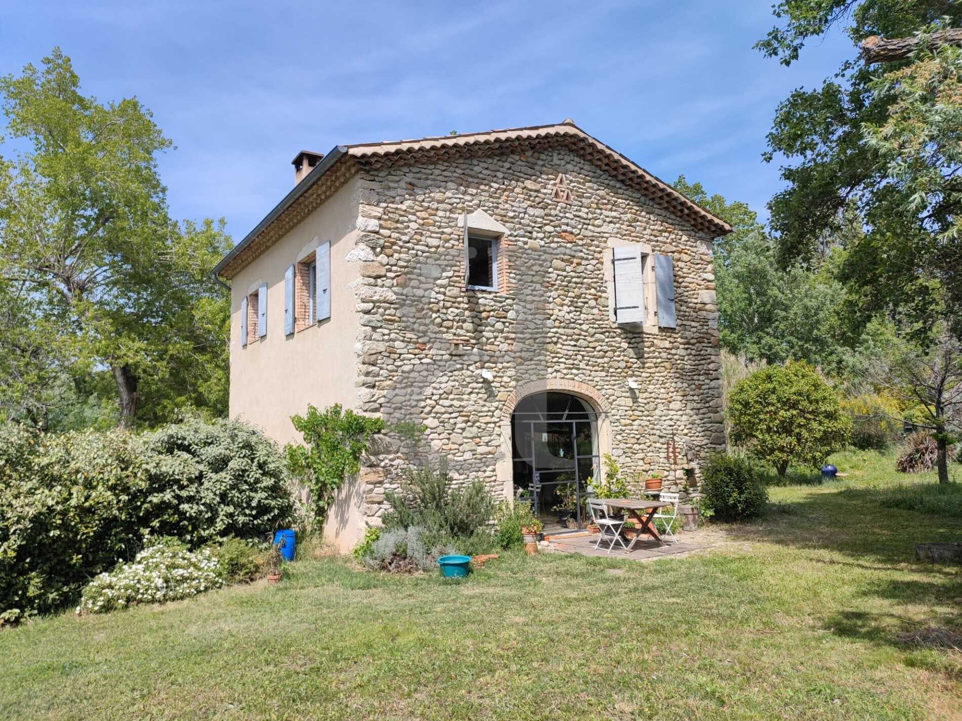 Talo sisään La Bégude-de-Mazenc, Auvergne-Rhône-Alpes 11764732