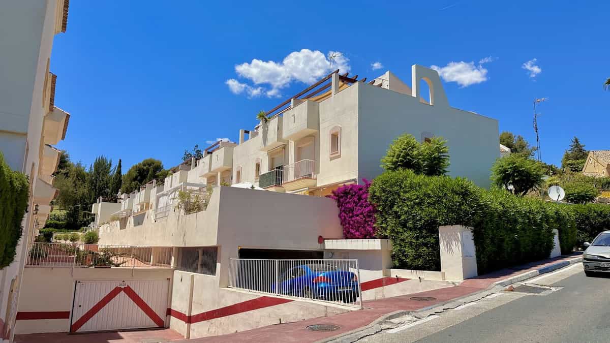 House in Marbella, Andalusia 11764814