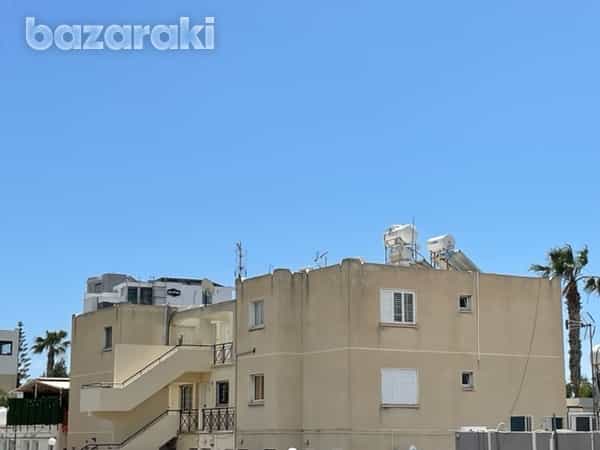 Condominium in Parekklisia, Larnaka 11770604