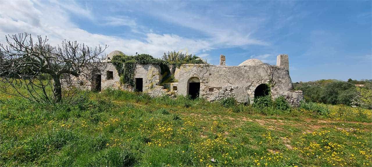 Land im Ostuni, Apulien 11770803