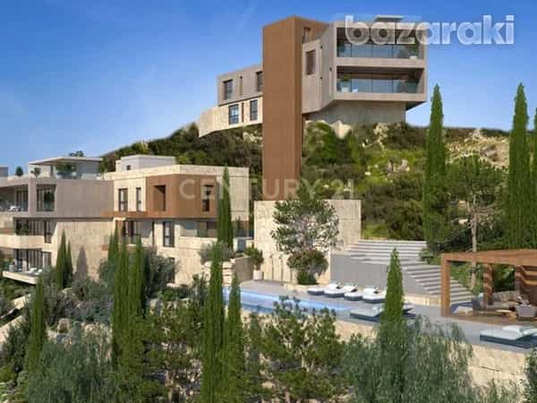 Condominium in Agios Tychon, Larnaka 11770870