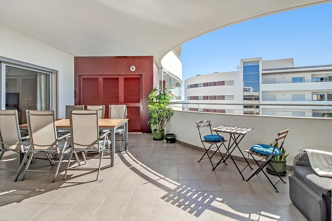 Condominium in Porto de Mos, Faro 11772231