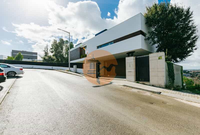 House in Leiria, Leiria District 11775587