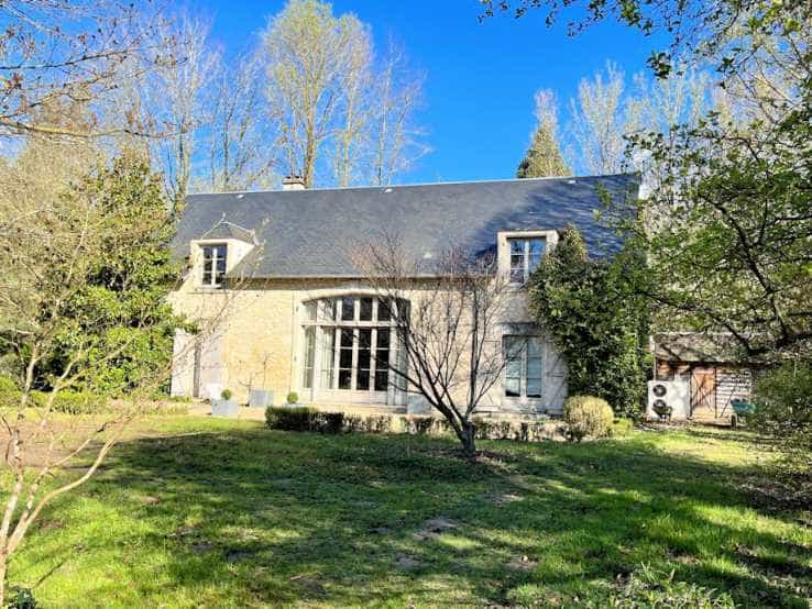 房子 在 La Charité-sur-Loire, Bourgogne-Franche-Comté 11776823