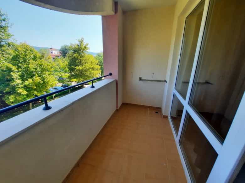 Condominium in Nesebar, Burgas 11776920
