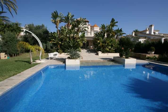 Huis in Marbella, Andalucía 11777475