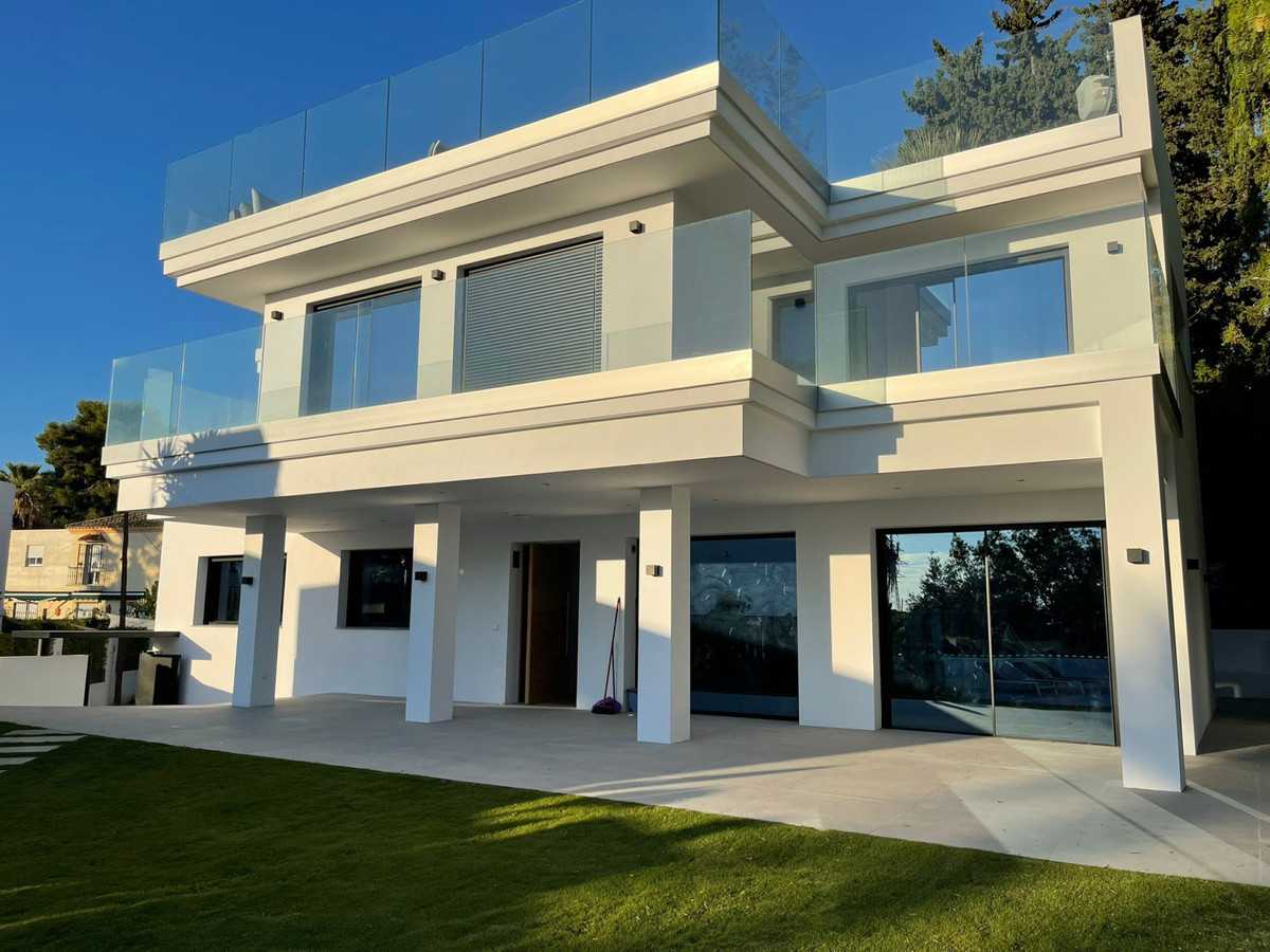 House in Marbella, Andalusia 11777479