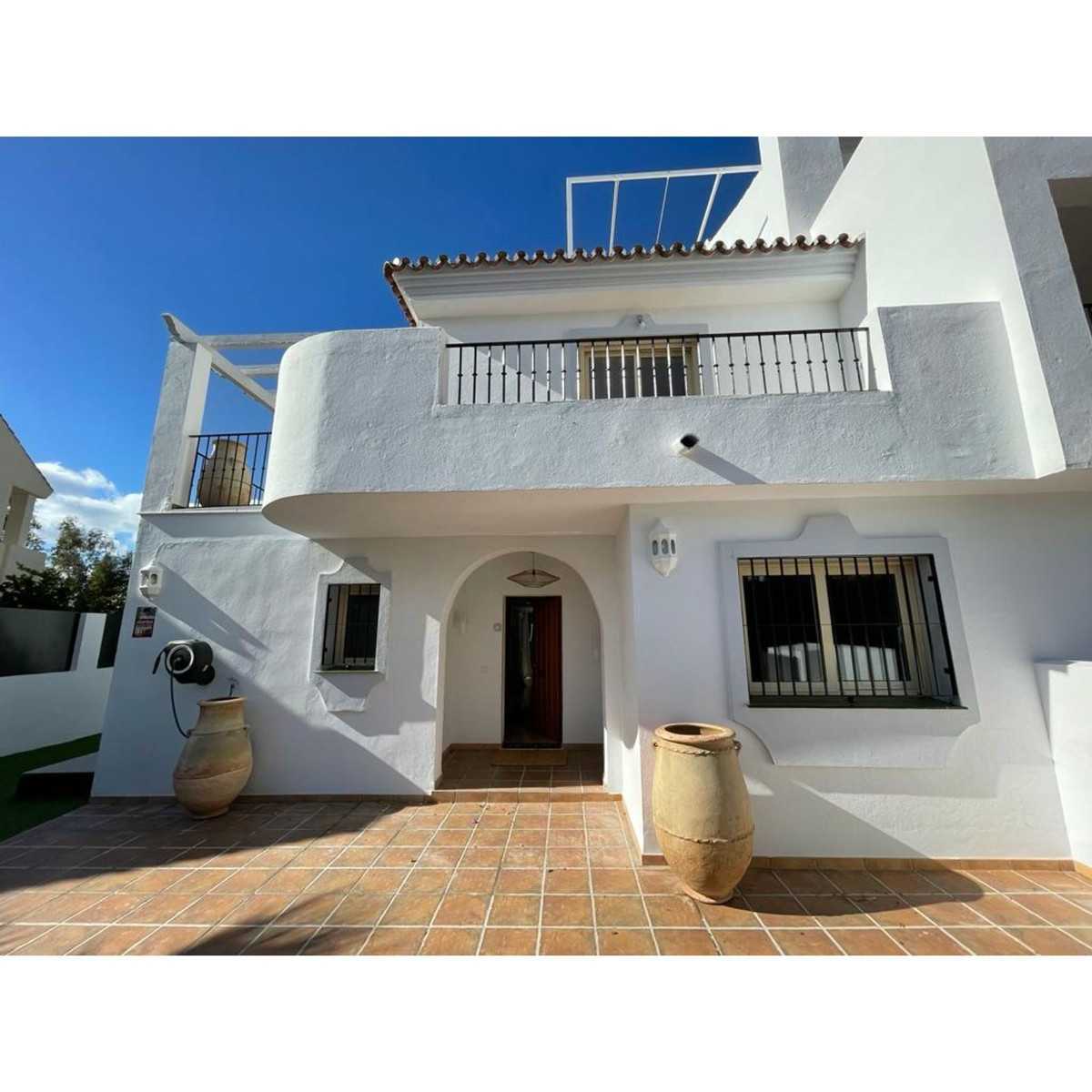 House in Marbella, Andalusia 11777502