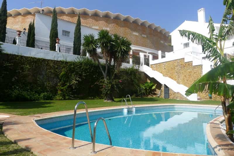 House in Marbella, Andalusia 11777518