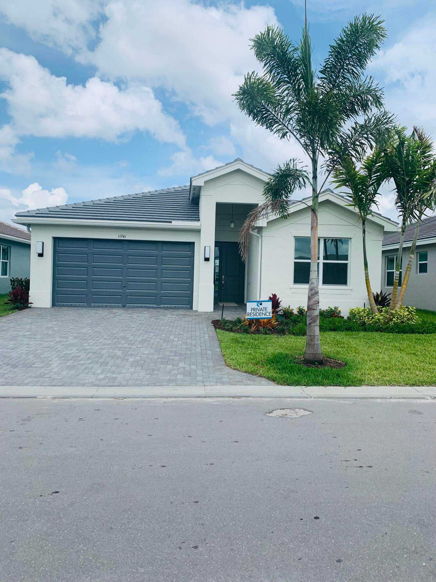 House in Port St. Lucie, Florida 11782883