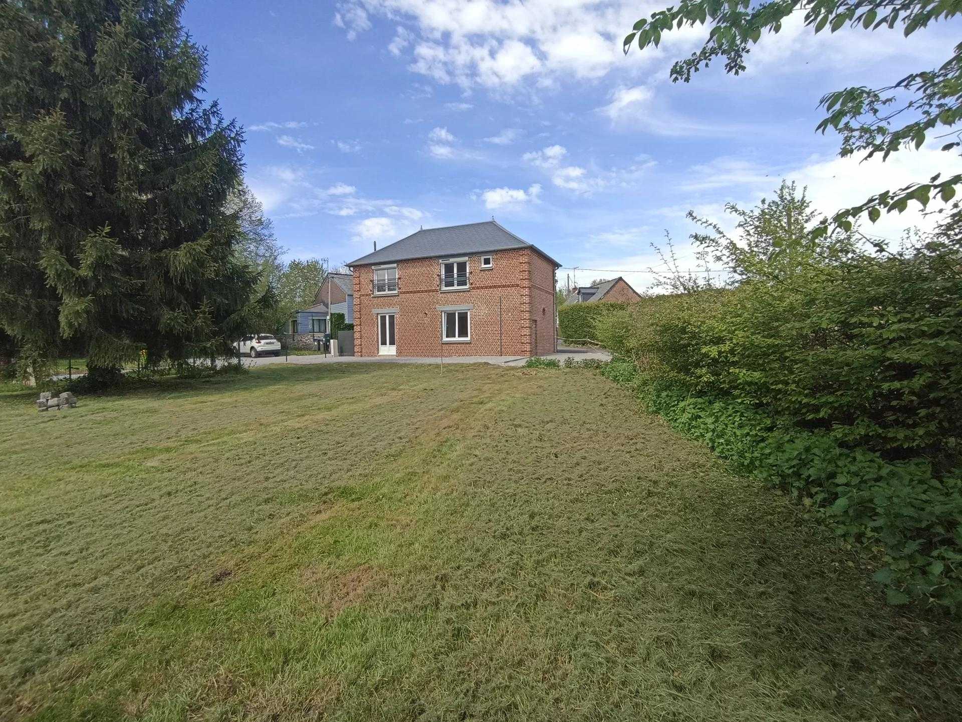 House in Mondrepuis, Hauts-de-France 11783022