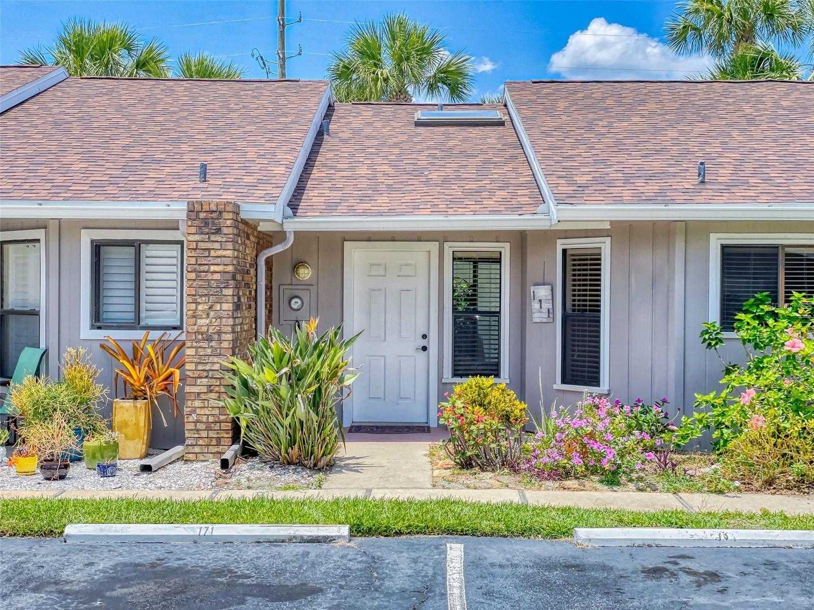House in New Smyrna Beach, Florida 11783024