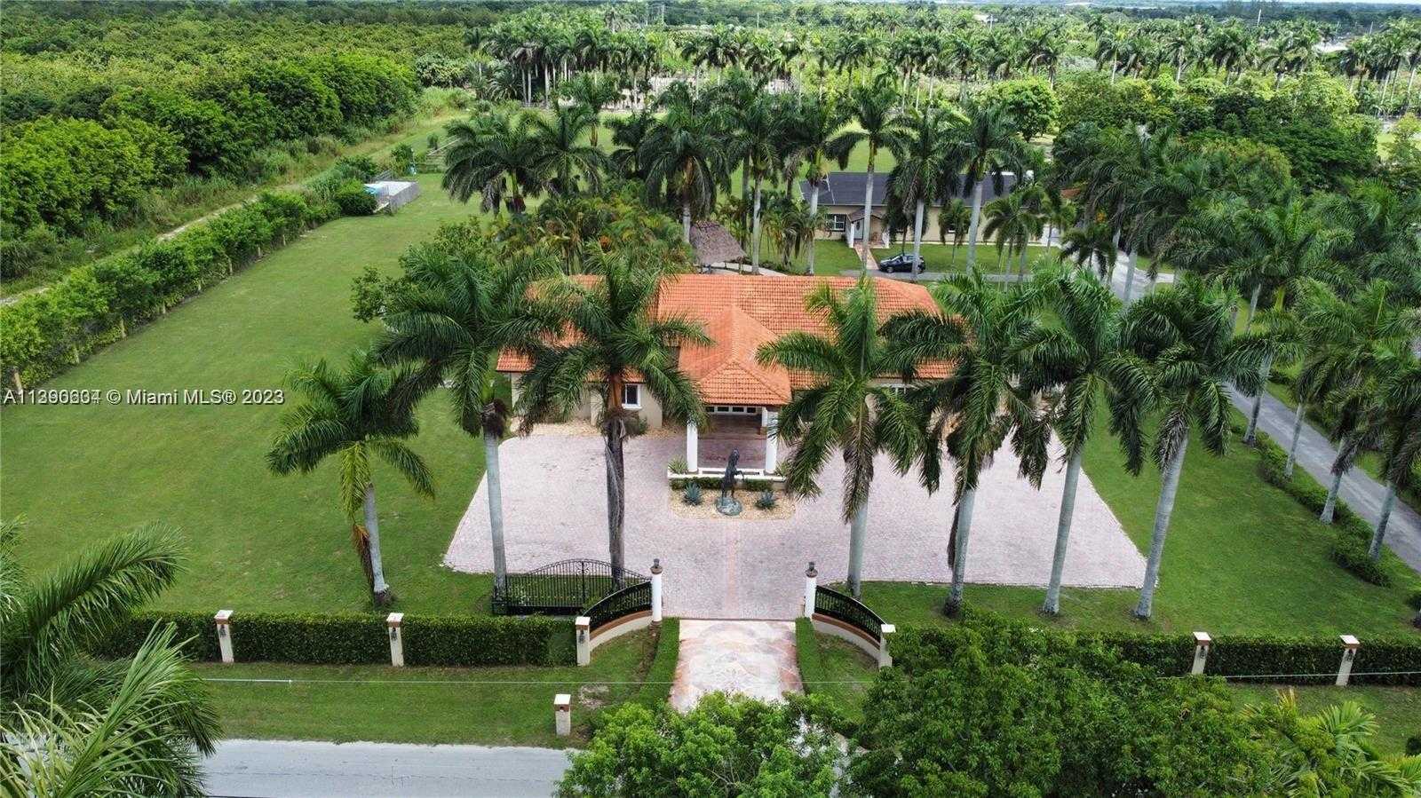 House in Redland, Florida 11783031