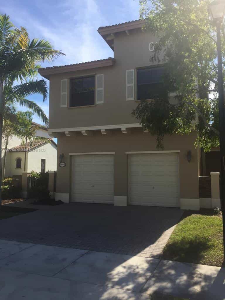 House in Cutler Bay, Florida 11783044