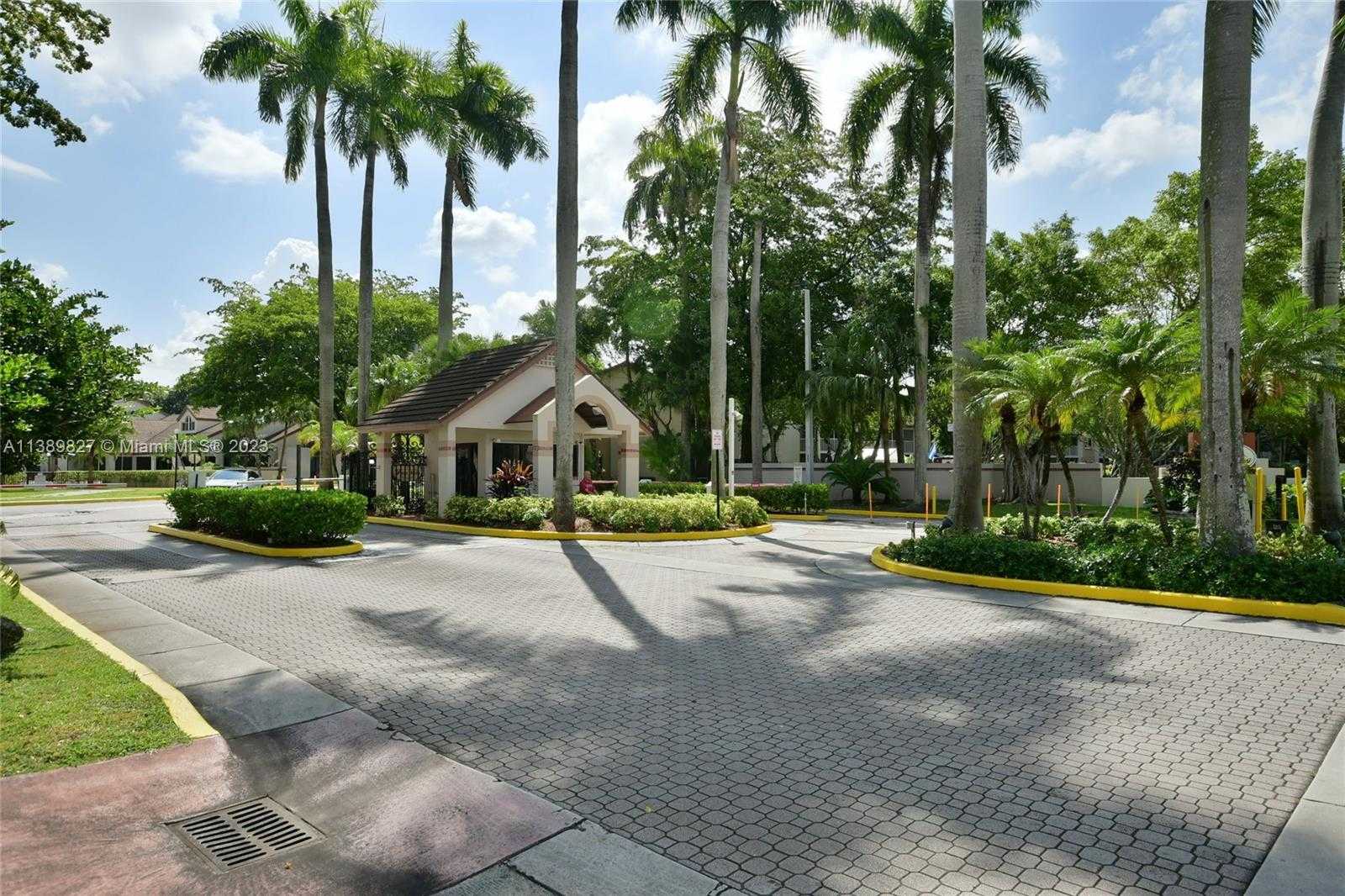 Condominium in De kruispunten, Florida 11783051