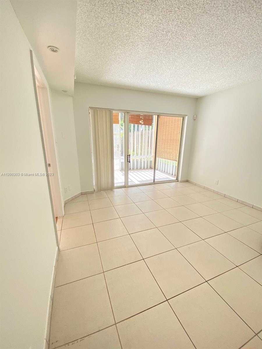 Residential in Miami, Florida 11783052
