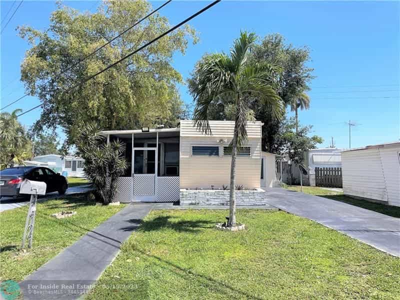 House in Davie, Florida 11783055