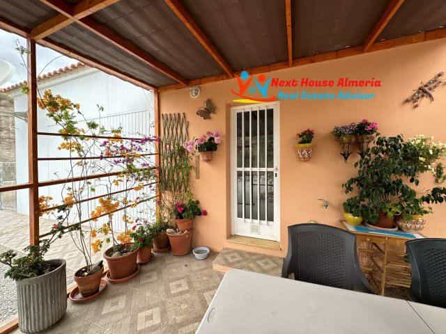 House in Llano de las Ánimas, Andalucía 11783368