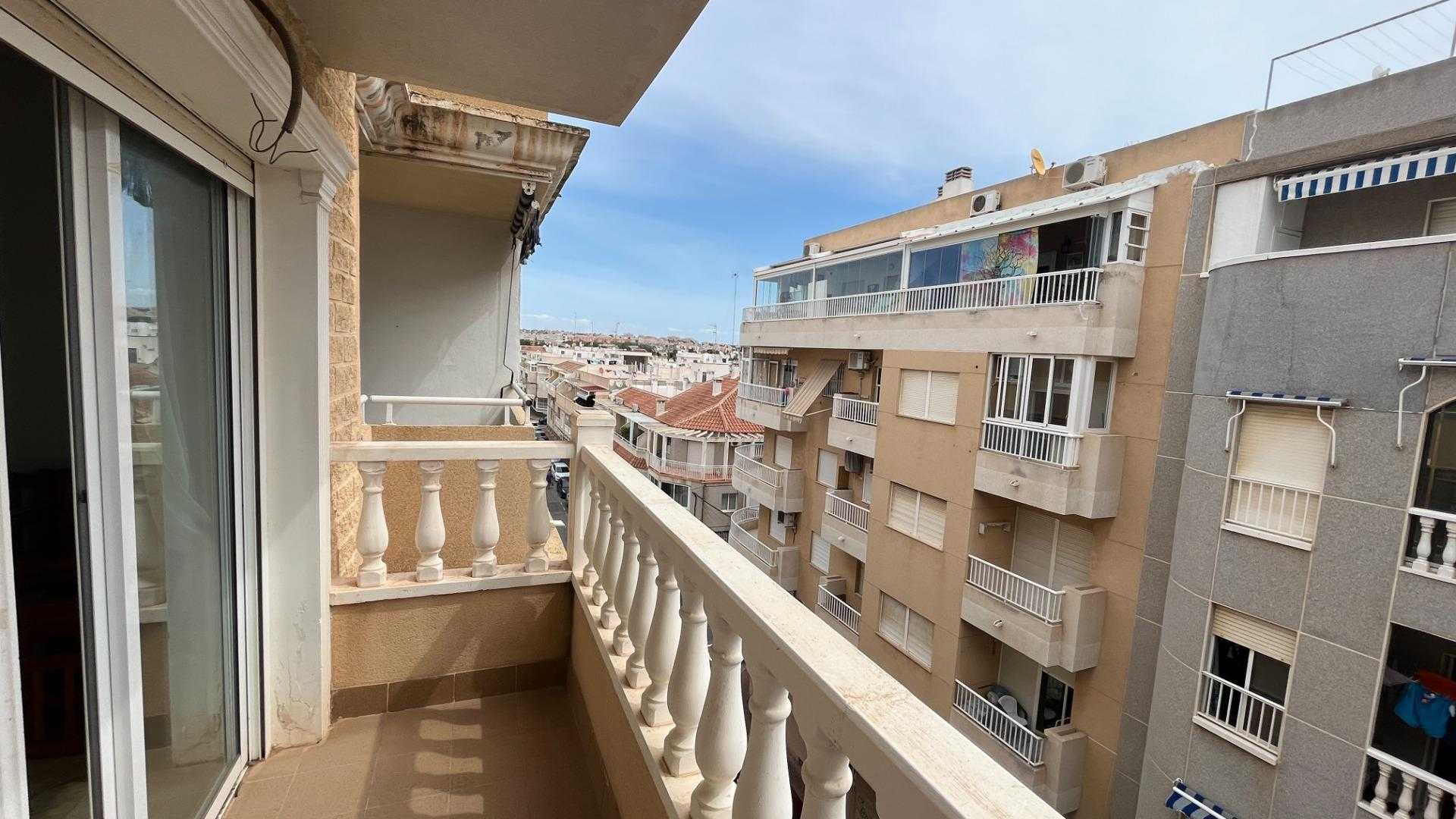 Condominium in Torrevieja, Comunidad Valenciana 11783372