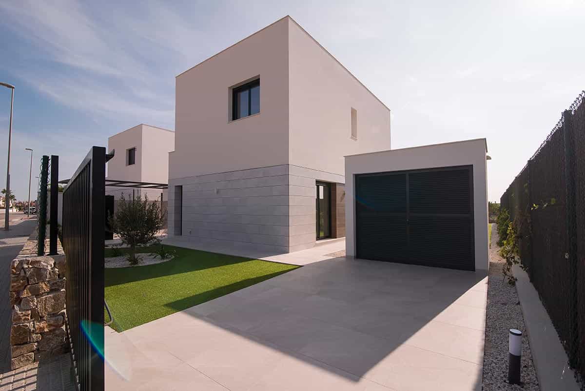 بيت في Los Montesinos, Comunidad Valenciana 11783444