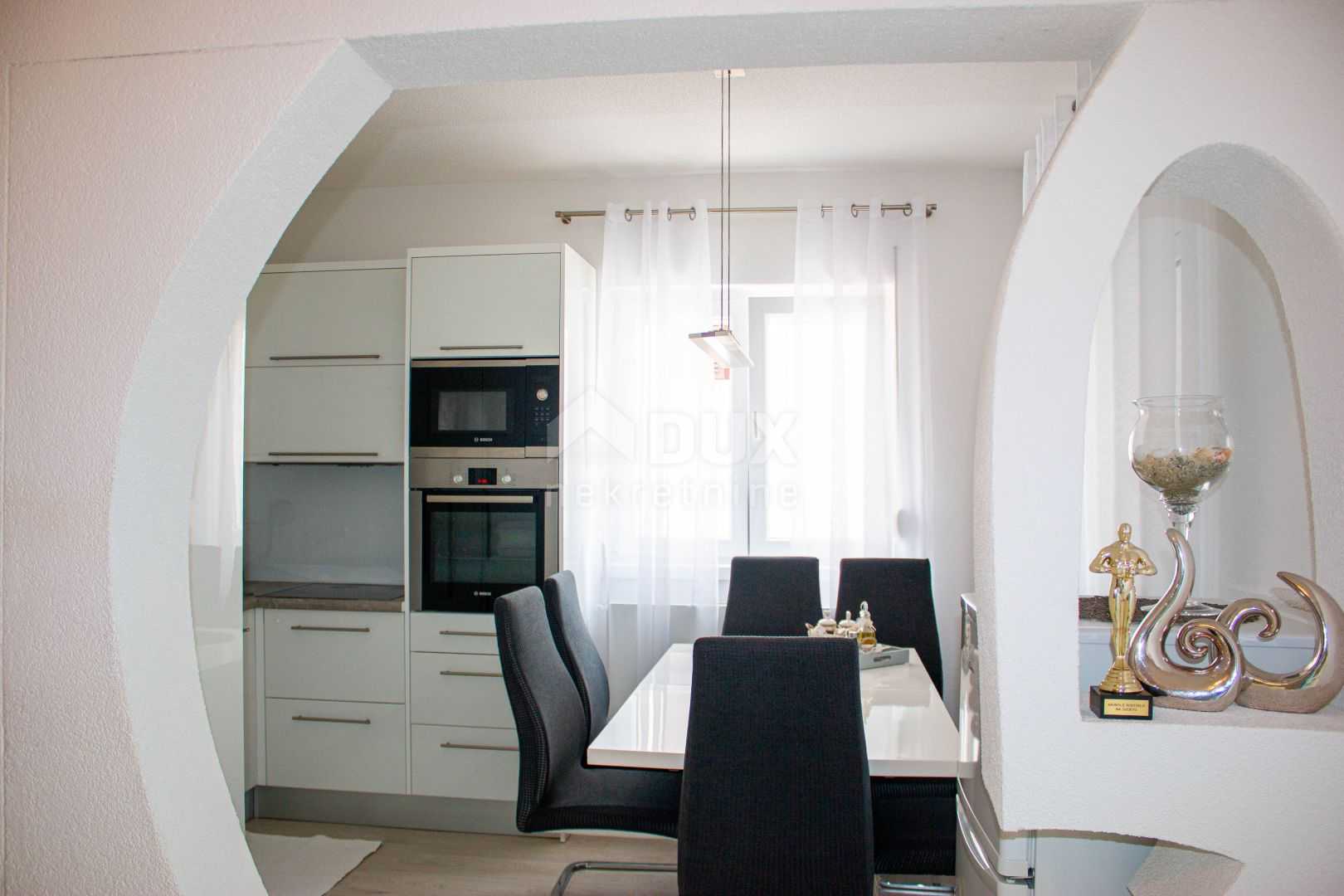 Condominium dans Vrsar, Istarska Zupanija 11784689