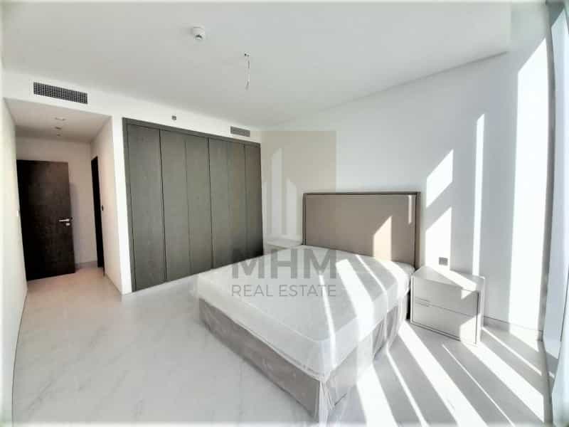 Condominium in Dubai, Dubayy 11785058