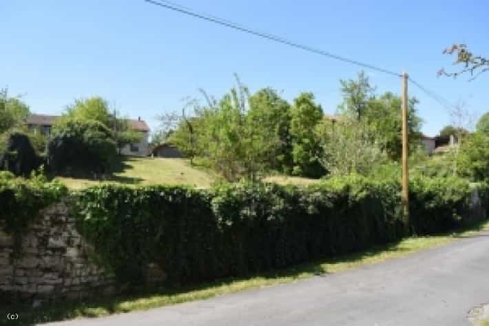 Land in Verteuil-sur-Charente, Nouvelle-Aquitanië 11785576