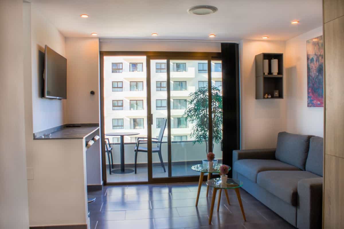 公寓 在 贝纳尔马德纳, 安达卢西亚 11785978