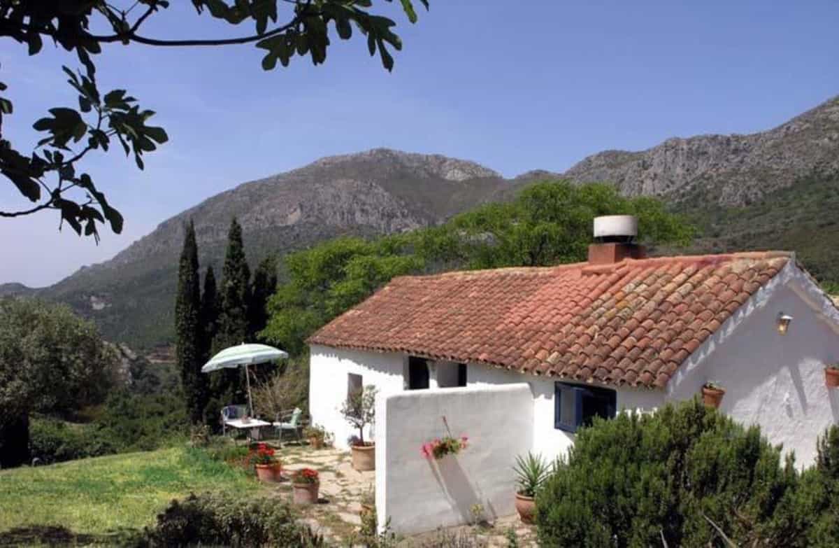 rumah dalam Casares, Andalusia 11790121