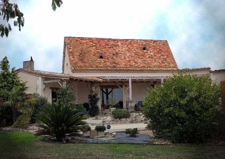 House in Montpon-Menesterol, Nouvelle-Aquitaine 11791261
