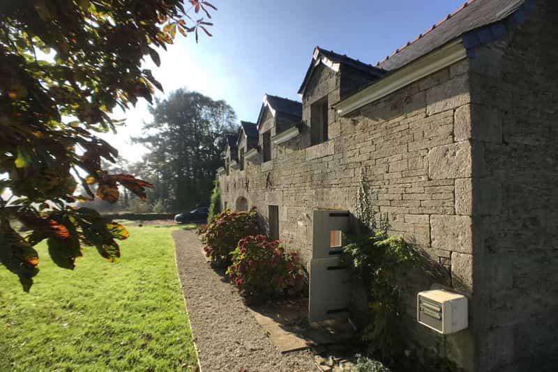 loger dans Plonévez-du-Faou, Brittany 11791409