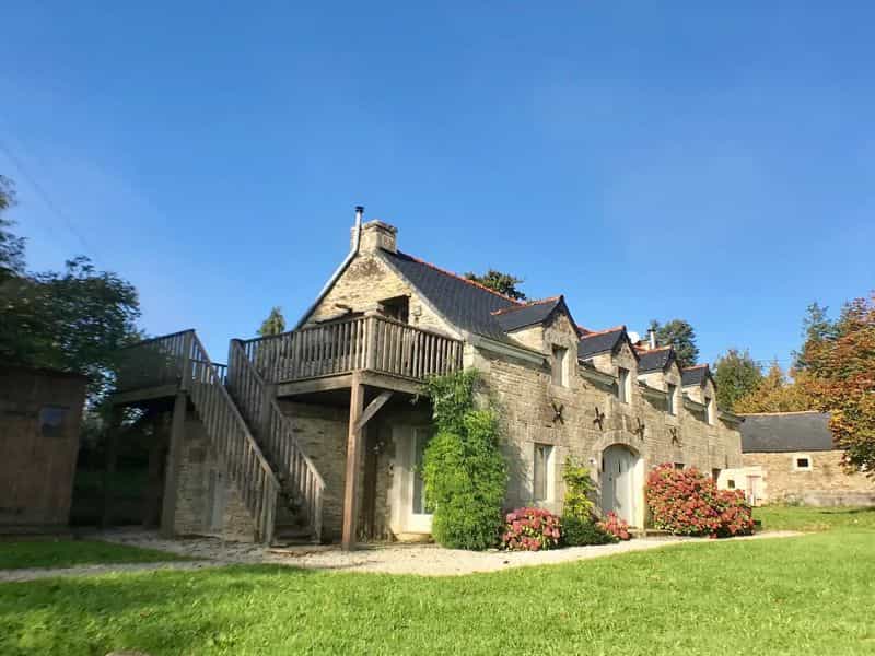 Dom w Plonevez-du-Faou, Bretagne 11791409