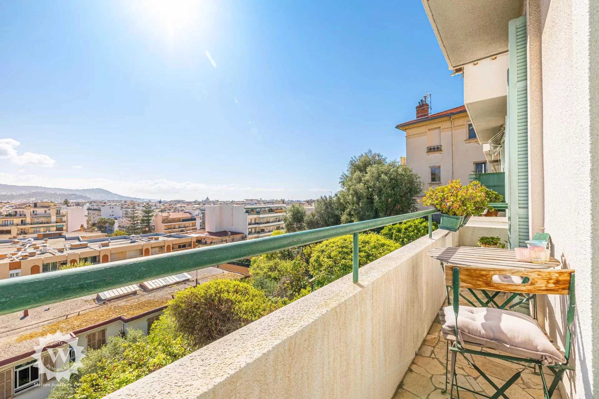 Condominium in Nice, Provence-Alpes-Cote d'Azur 11791778