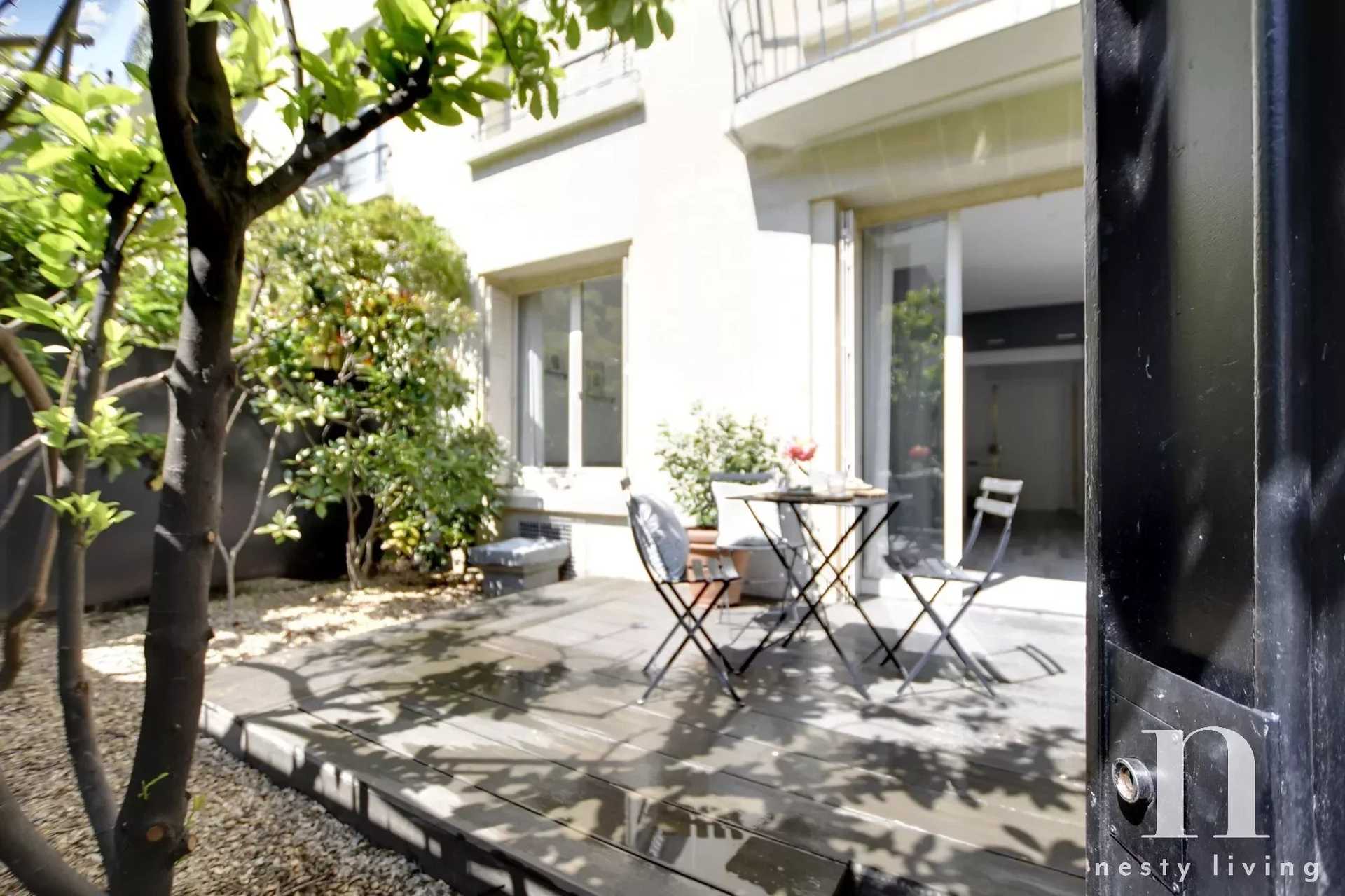 Condominium in Neuilly-sur-Seine, Ile-de-France 11791828