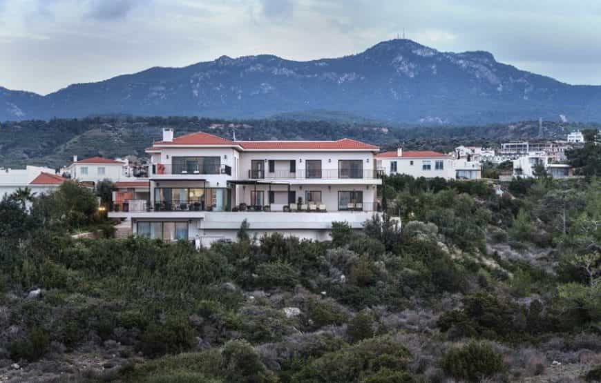 жилой дом в Kyrenia, Keryneia 11792182