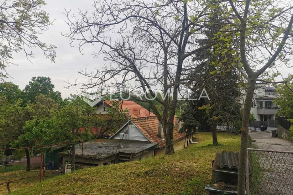 Tanah dalam Sestine, Zagreb, Grad 11792639
