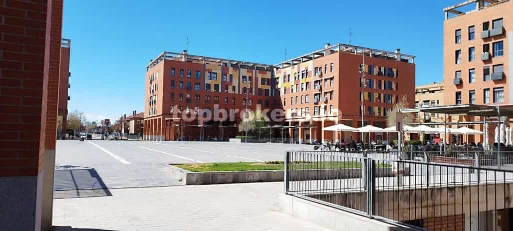 Condominium in Azuqueca de Henares, Castille-La Mancha 11793926