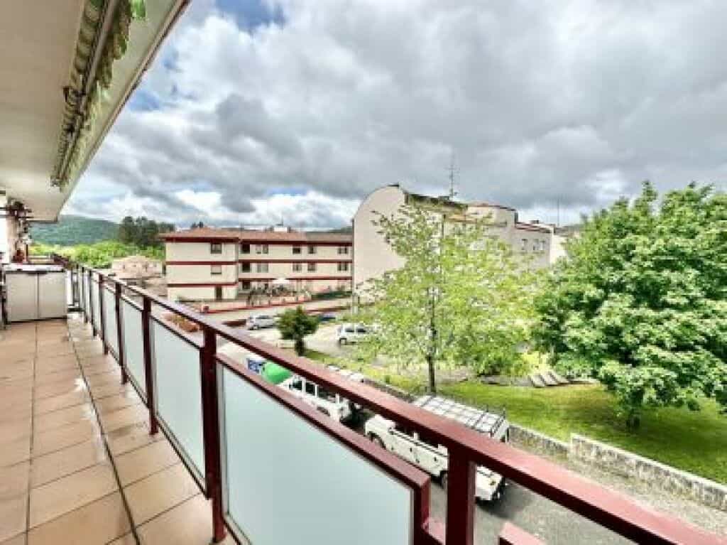 Condominium in Murguia, Basque Country 11793981