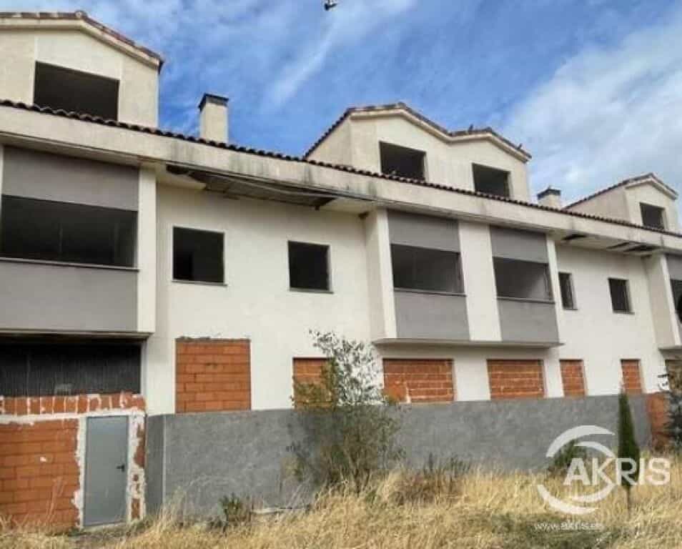 Condominium in Yeles, Castille-La Mancha 11793986
