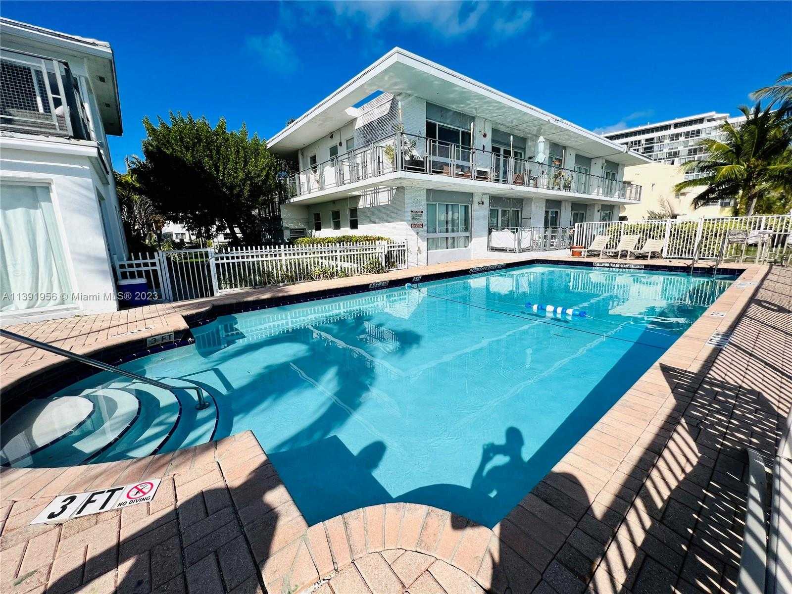 House in Miami Beach, Florida 11794024