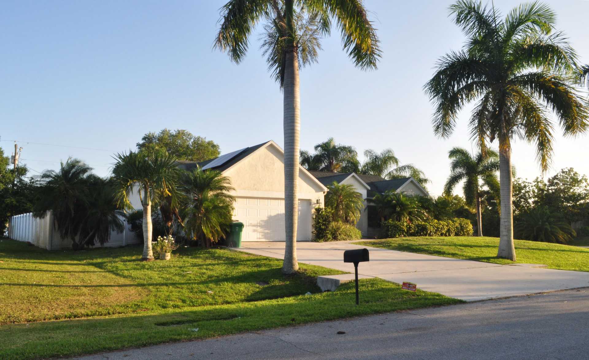 Rumah di Pelabuhan St.Lucie, Florida 11794047