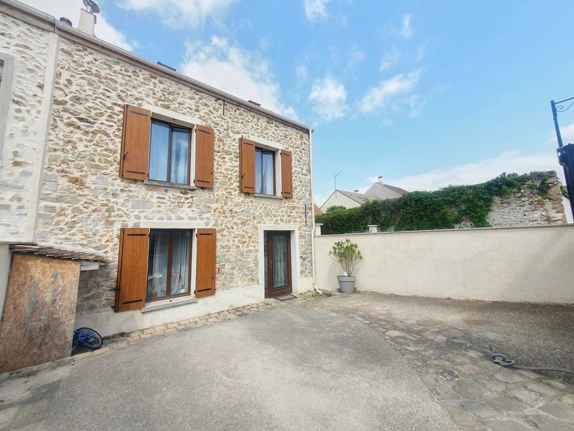 House in Marcoussis, Ile-de-France 11794057
