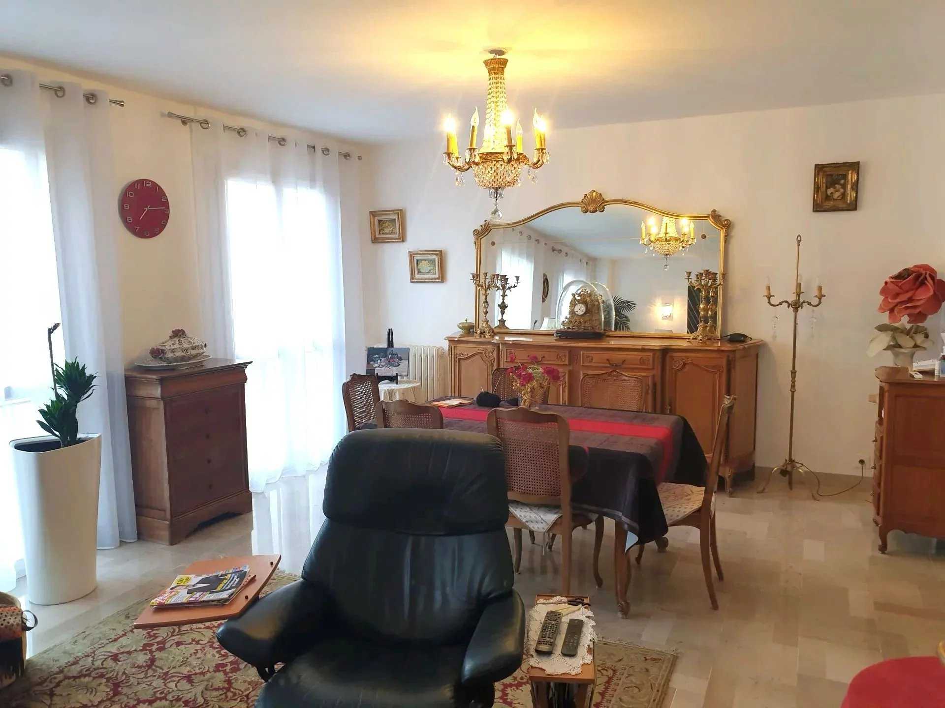 公寓 在 Nîmes, Gard 11794086
