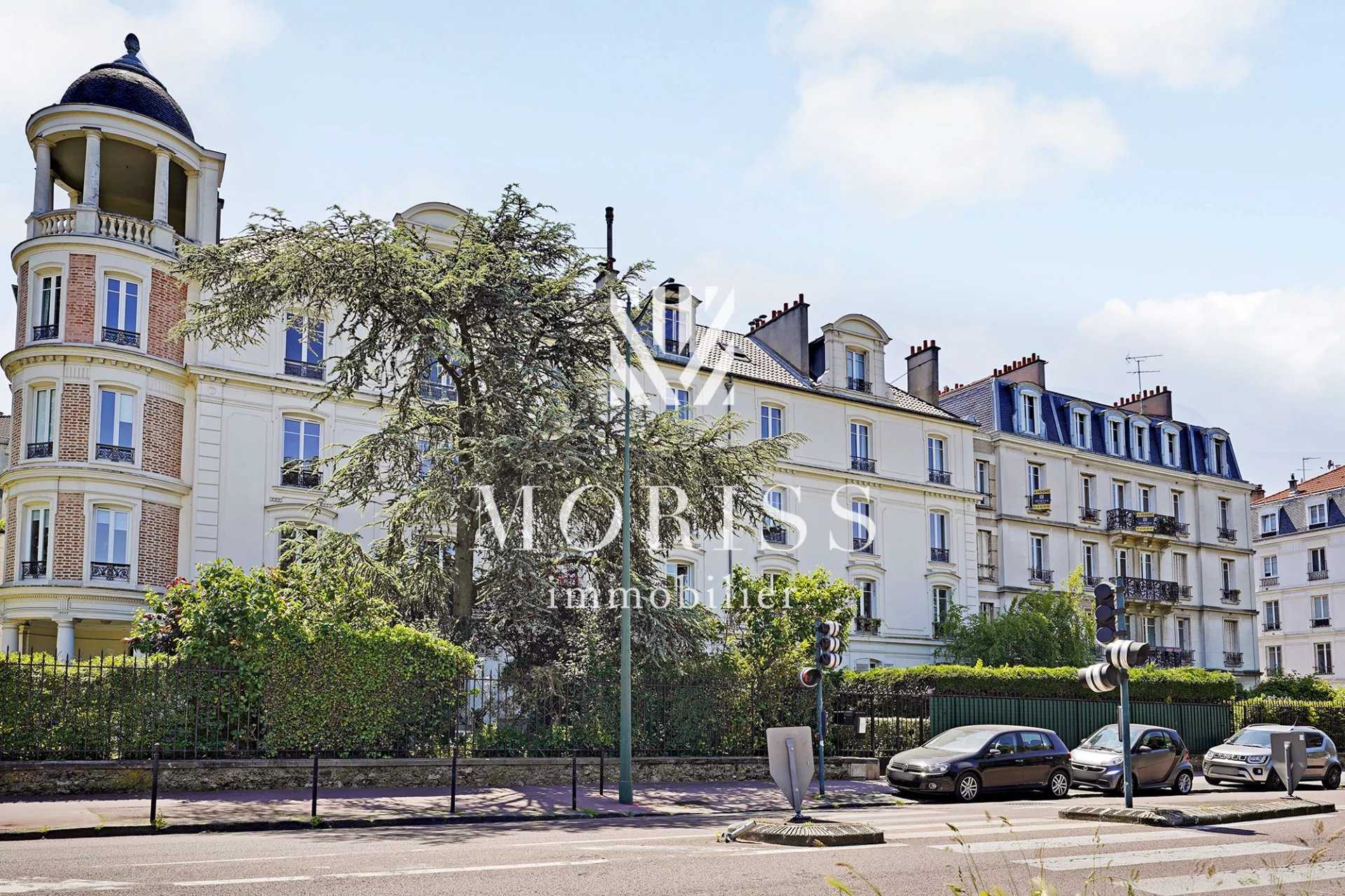 Condominium in Saint-Maurice, Val-de-Marne 11794160