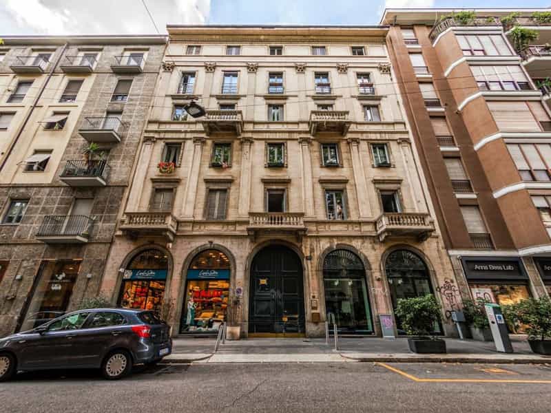 House in Milan, Lombardy 11794391